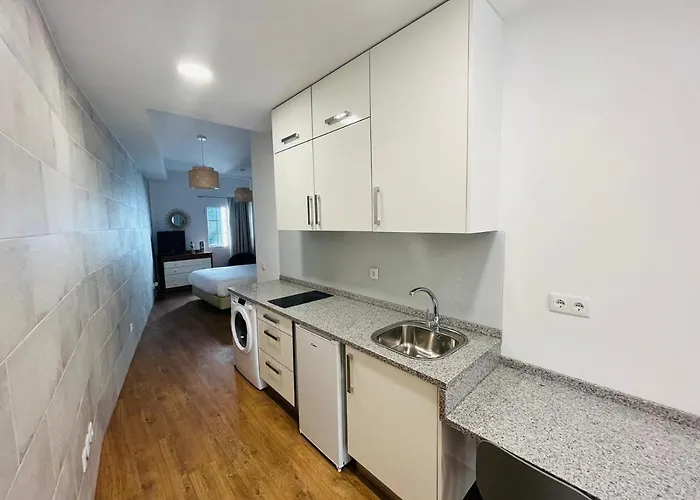 Charming Ii דירה פונשל