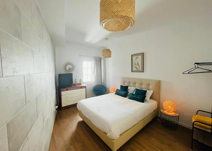 Charming Ii דירה *