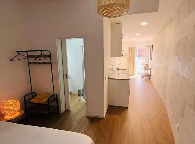 Charming Ii דירה *